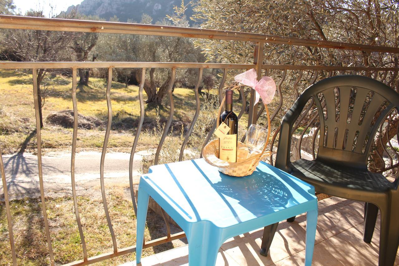 Apartments Todorovic Petrovac Екстериор снимка