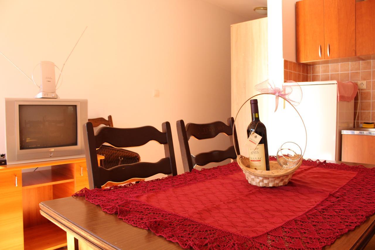 Apartments Todorovic Petrovac Екстериор снимка